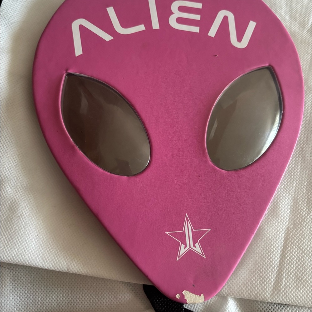 Discontinued Jeffree Star Alien Palette